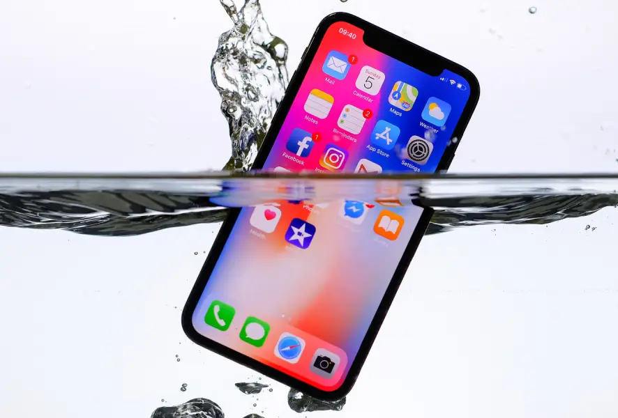 بعد ازآب خوردگی موبایل چه کارهایی باید انجام دهیم؟ 54 کاور و قاب ضد آب گوشی