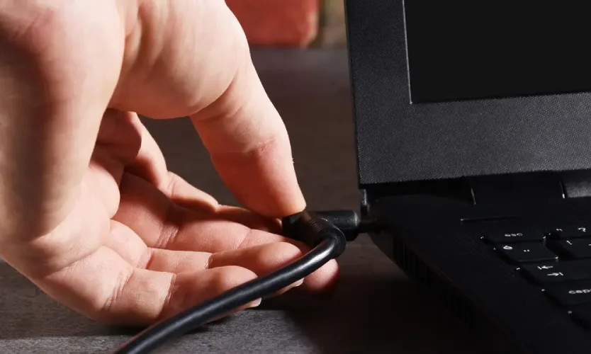 مشکل خاموش شدن لپ تاپ با کشیدن شارژر 58 مشکل خاموش شدن لپ تاپ با کشیدن شارژر